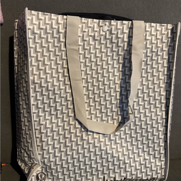 lululemon athletica Jet Black Backpack - Picture 5 of 5